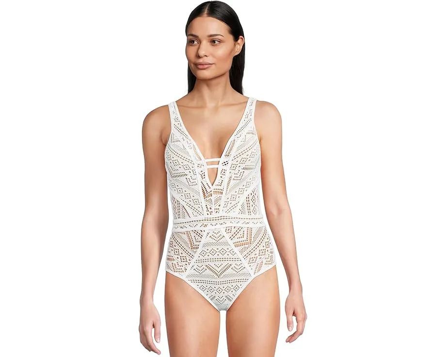 Цветной цельный купальник BECCA Color Play с кружевной вязкой и глубоким вырезом