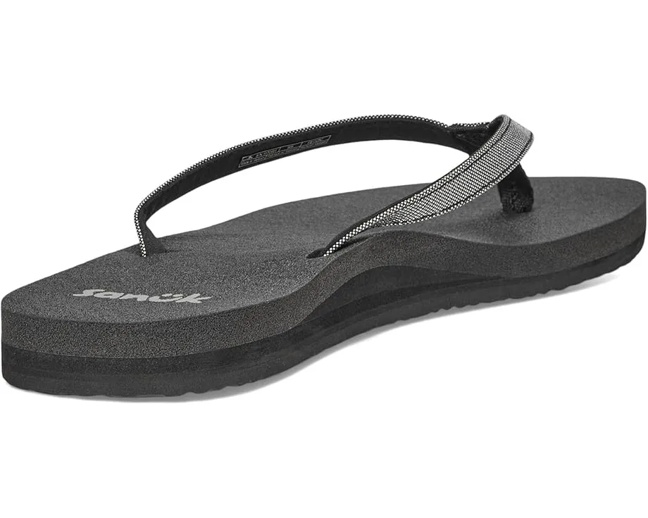 Сандалии Sanuk Yoga Joy II Bling с блестящими ремнями и экологичной стелькой из пены с эффектом памяти