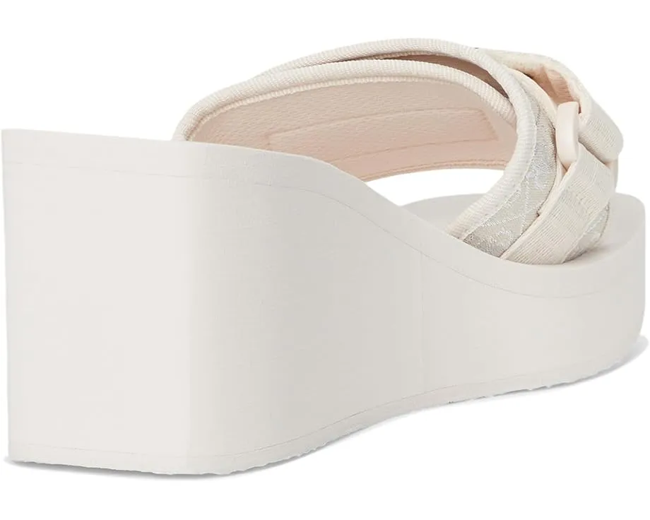 Босоножки GUESS Dellean на платформе с квадратным носком и стразом