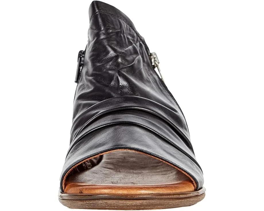 Ботильоны Miz Mooz Dylan с текстурированной кожей и боковой молнией