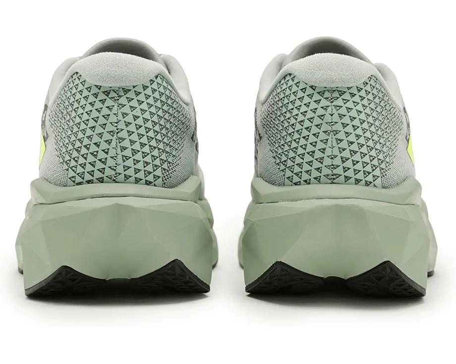 Беговые кроссовки New Balance FuelCell SuperComp Trainer v3 с карбоновой пластиной