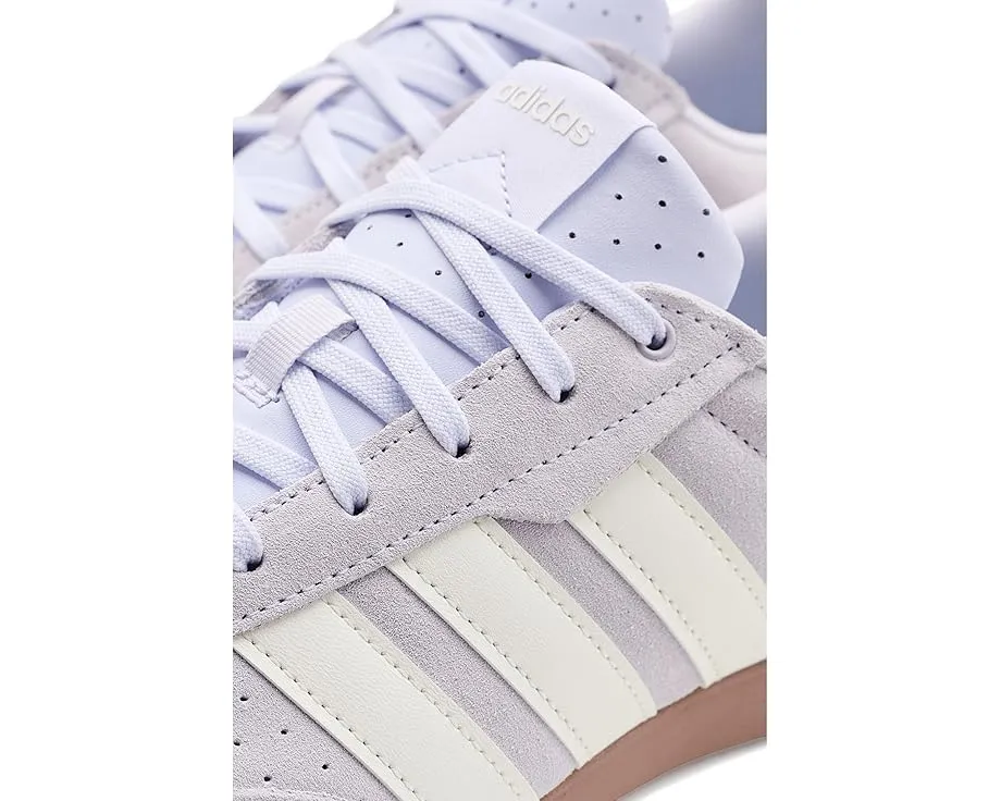 Повседневные кроссовки adidas Barreda Low с низким силуэтом