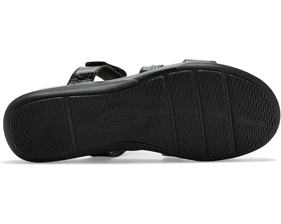 Сандалии Clarks Kitly Pearl с ремешками на липучке и текстильной подкладкой