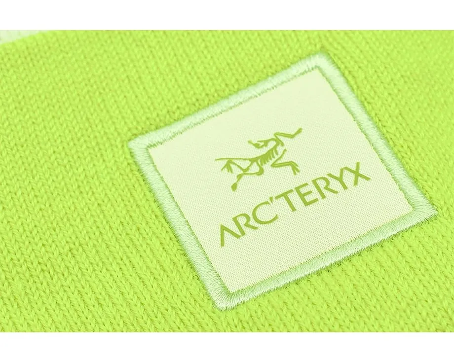 Шапка Arc'teryx Color Block Toque из Tech Wool с широкой манжетой