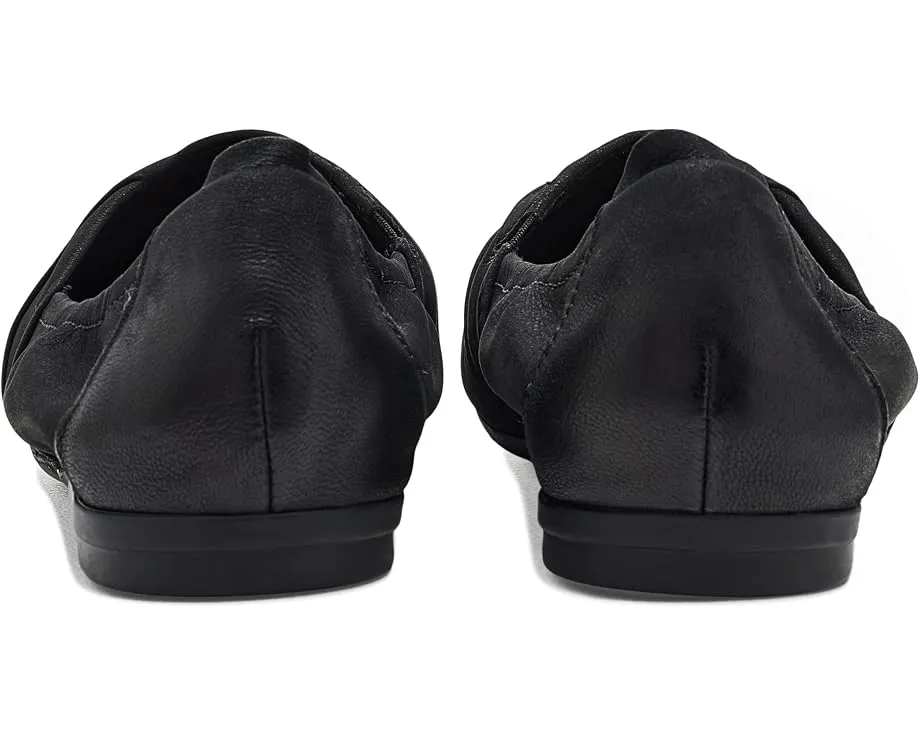 Туфли Clarks Rena Way на плоском ходу из кожи