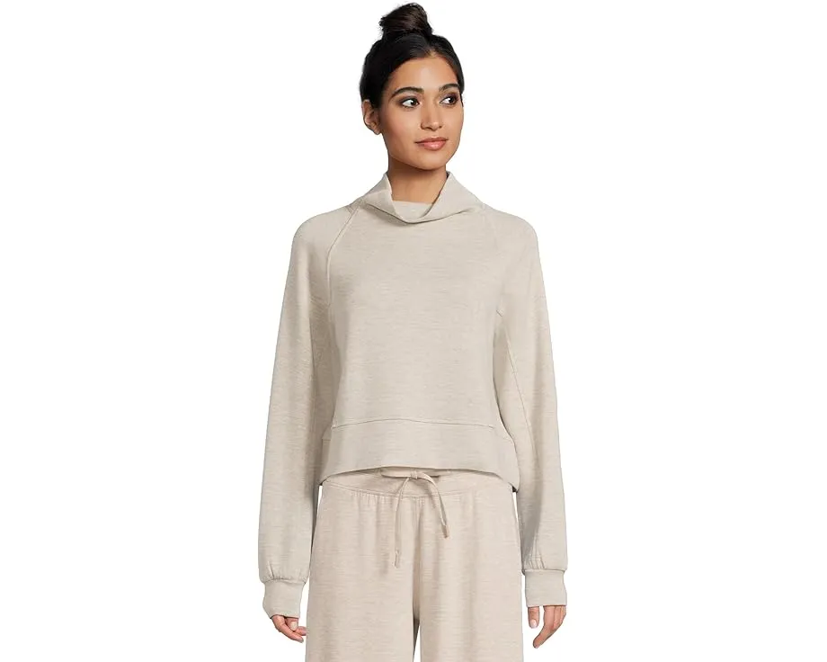 Толстовка TravisMathew Skyloft Soft Funnel Neck с воротником-воронкой и расслабленным кроем