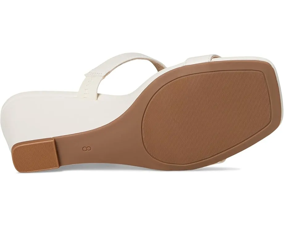 Сандалии Clodie на танкетке с Т-образным ремешком от Journee Collection