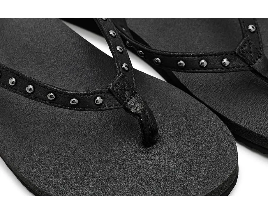 Sanuk Сандалии Yoga Joy II Stud с ремешком на заклепках и стелькой из коврика для йоги