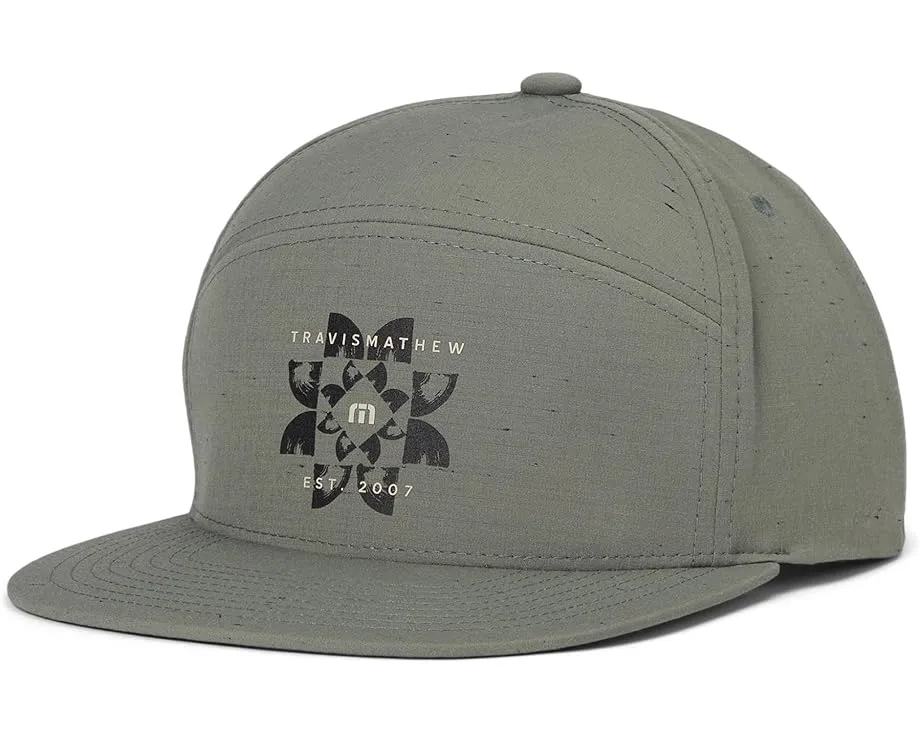 Кепка TravisMathew Dawn Dreams с технологией Flexfit и тонированным принтом