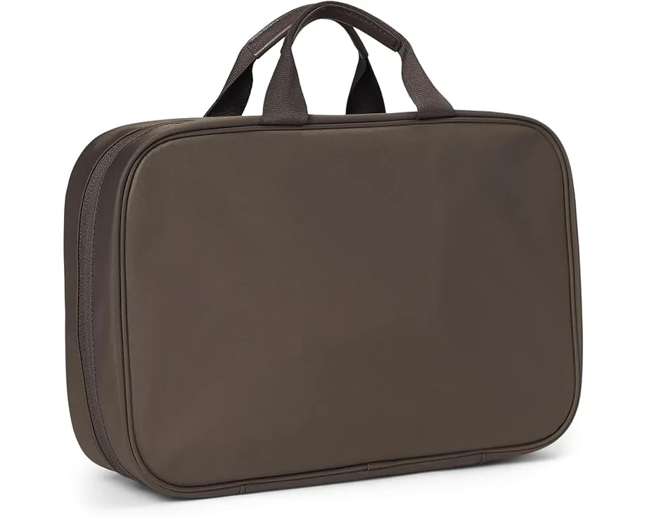 Дорожная косметичка Tumi Madeline с прозрачными карманами и крючком