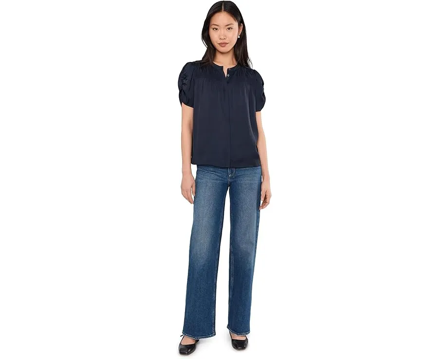 Блуза Diego от Paige из экоматового атласа с V-образным вырезом