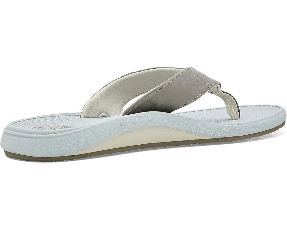 Сандалии Reef Nias с текстурированной стелькой и ремешками из веганской кожи