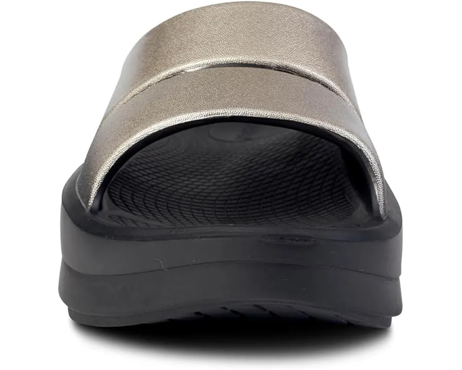 Сланцы OOFOS OOmega OOahh Luxe Slide с технологией OOfoam