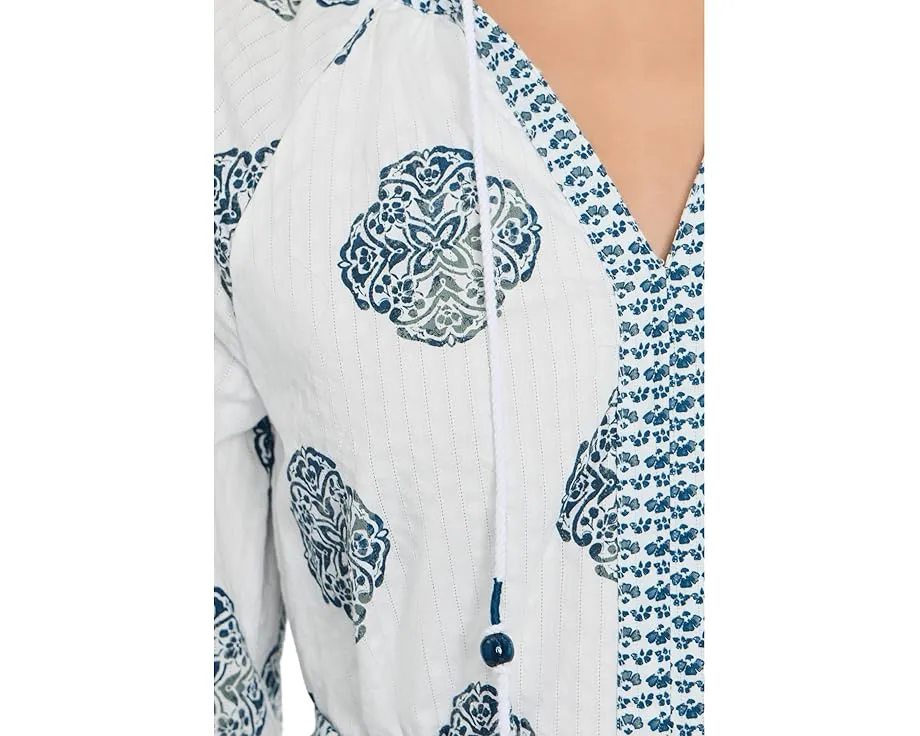 Короткое платье Tommy Bahama с длинными рукавами и геометрическим принтом