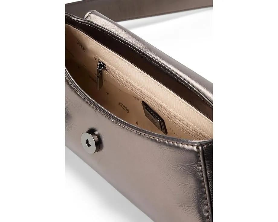 Сумка через плечо GUESS Bolena Flap с магнитной застежкой и съемным шармом