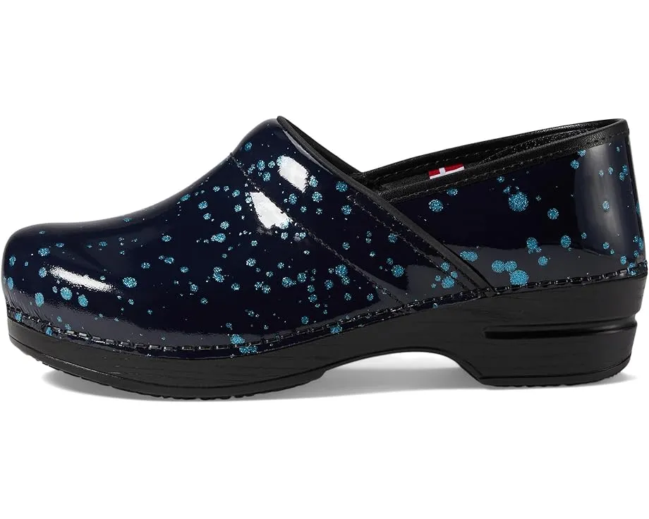 Клоги Misfit с водонепроницаемым верхом и закрытой спинкой Sanita