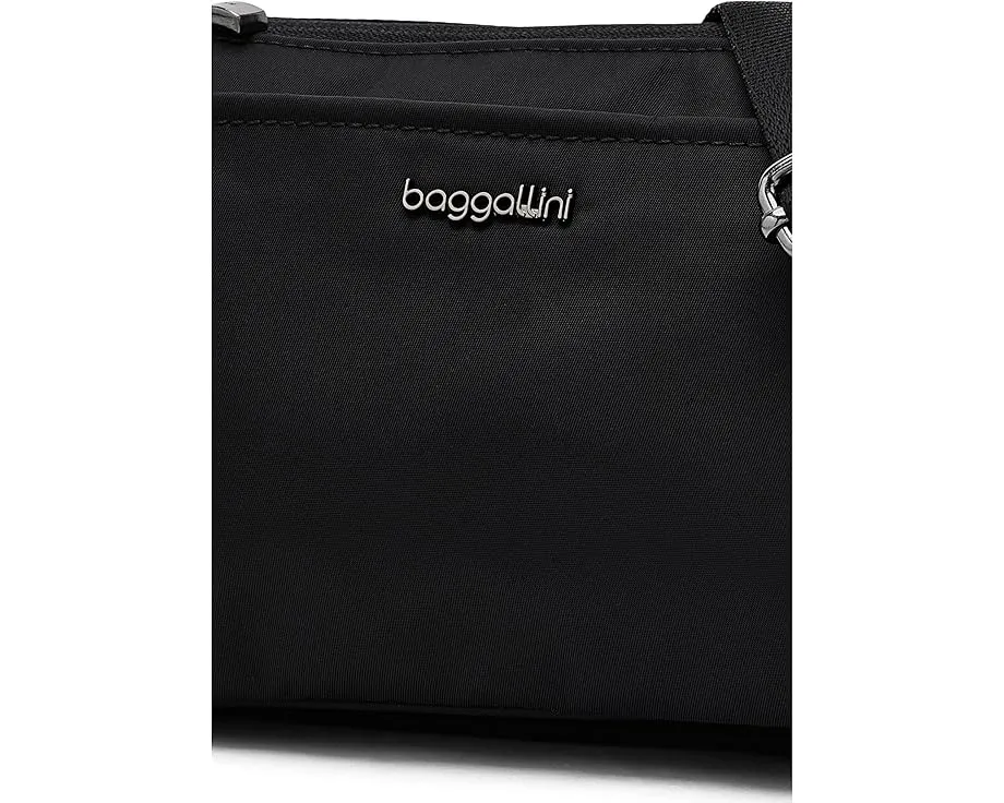 Сумка-кроссбоди Baggallini Perry с тремя отделениями