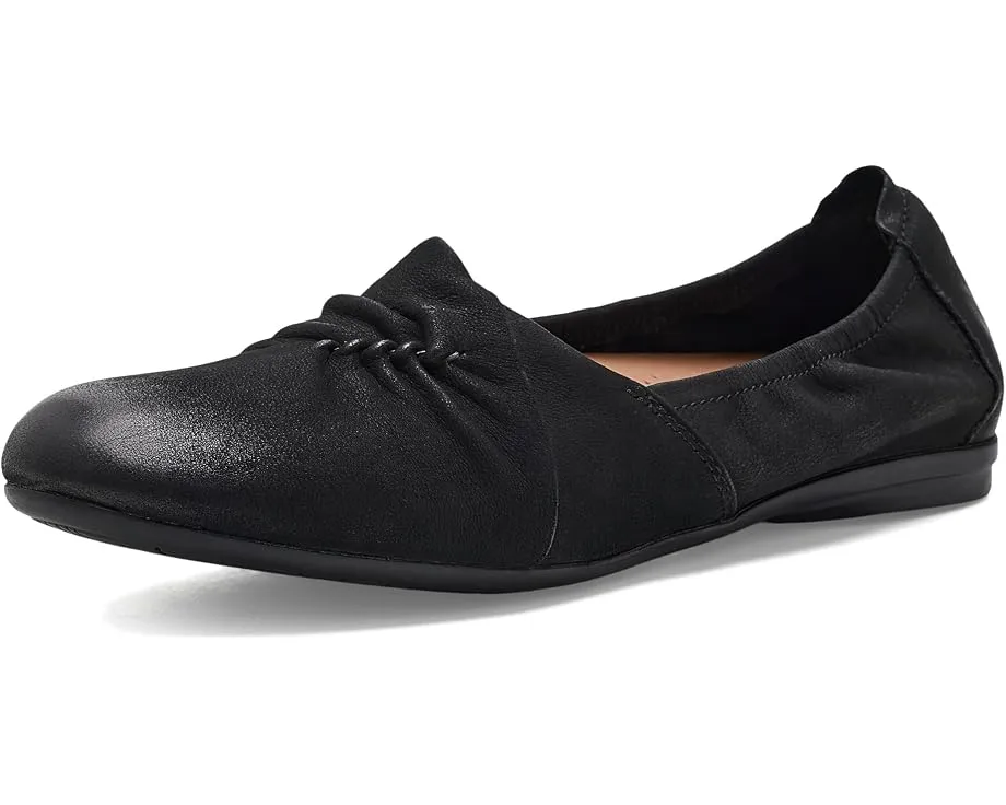 Туфли Clarks Rena Way на плоском ходу из кожи