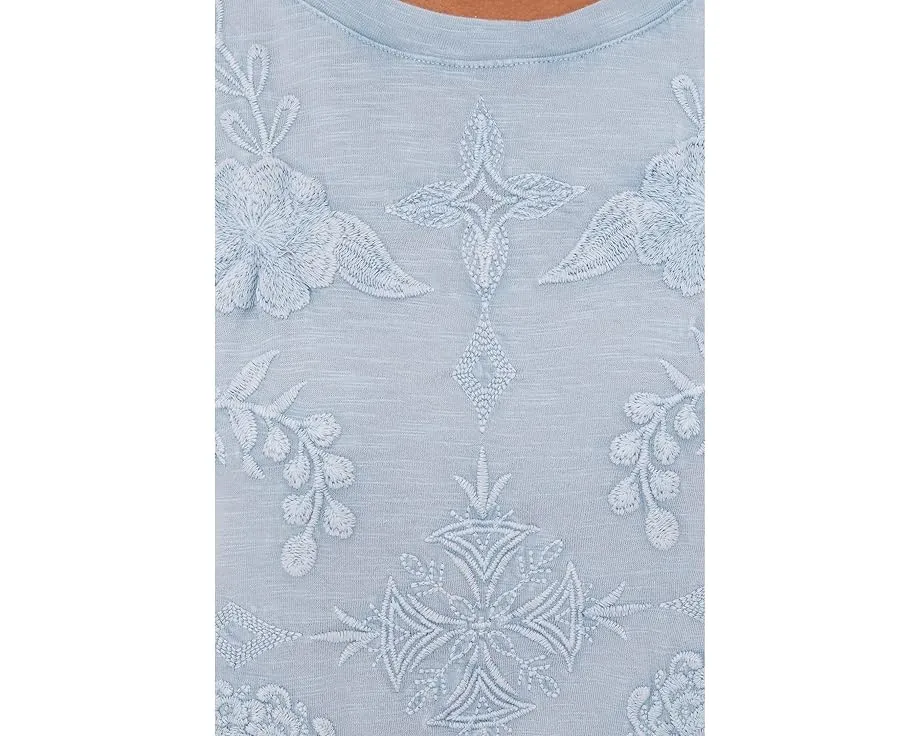 Футболка Cassidy с тональной вышивкой от Karyn Seo