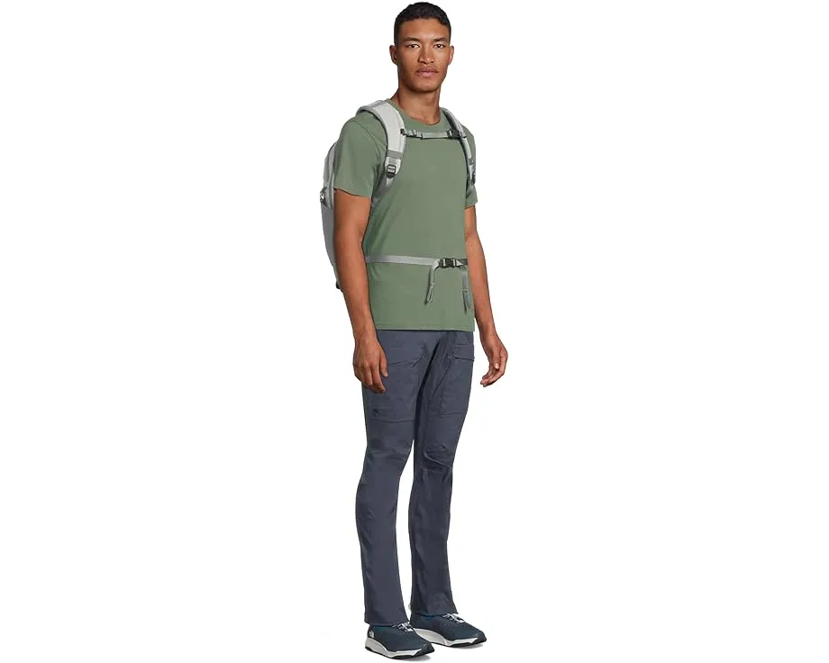 Женский рюкзак The North Face Surge с отделением для ноутбука 17 дюймов
