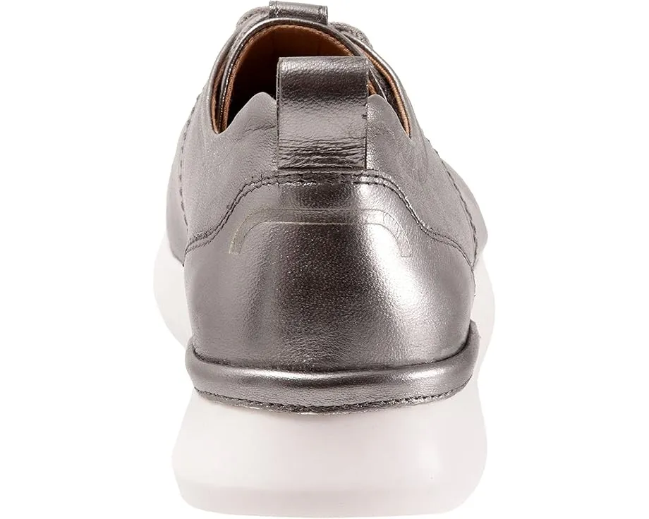 Кроссовки SoftWalk Stella из кожи с перфорацией