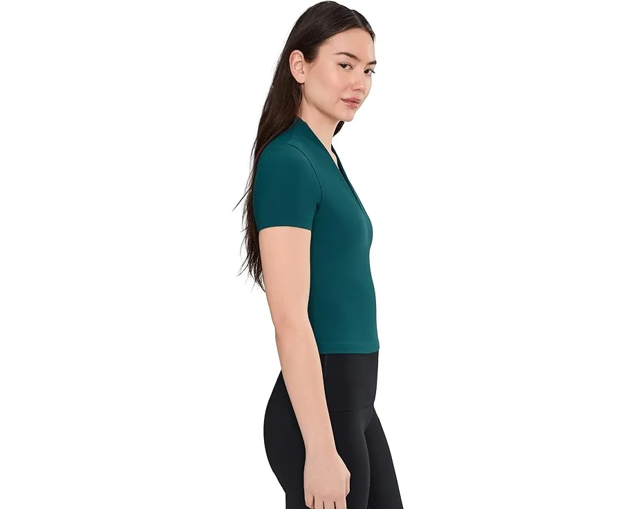 Топ TravisMathew Moveknit Rib Limitless с V-образным вырезом