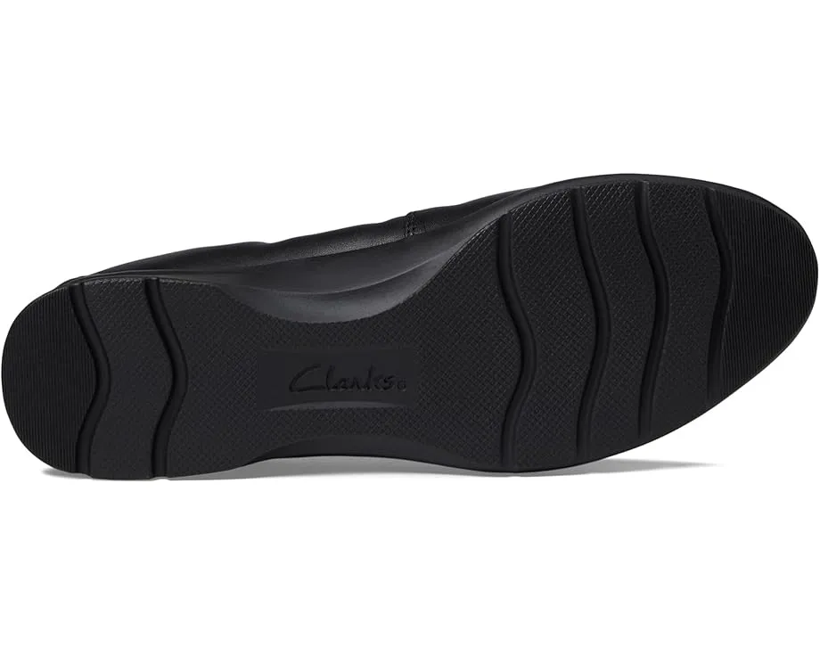 Классические лоферы Jenette Ease с перфорацией и стелькой для комфорта Clarks