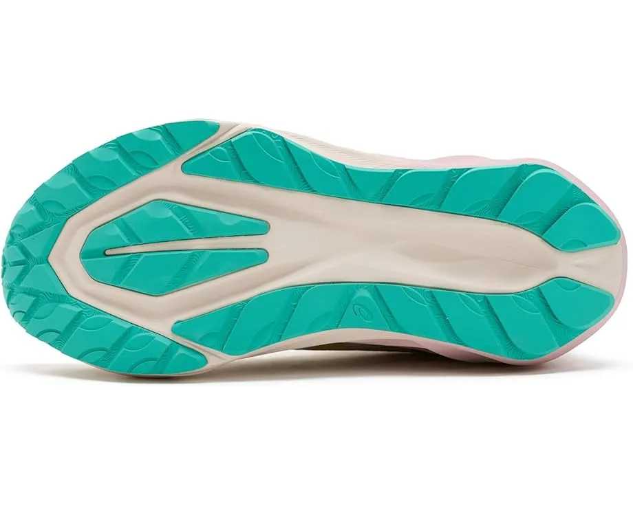 Трейловые кроссовки ASICS Novablast 5 TR