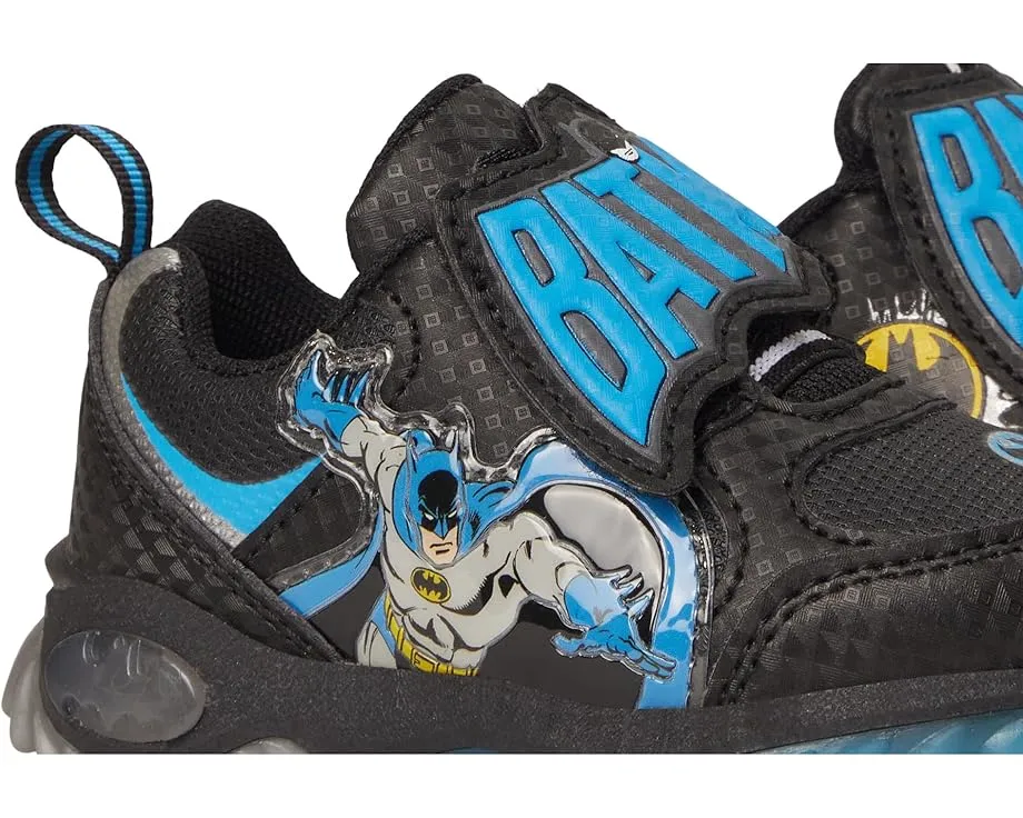 Светящиеся кроссовки Batman для малышей и детей с подсветкой и супинатором