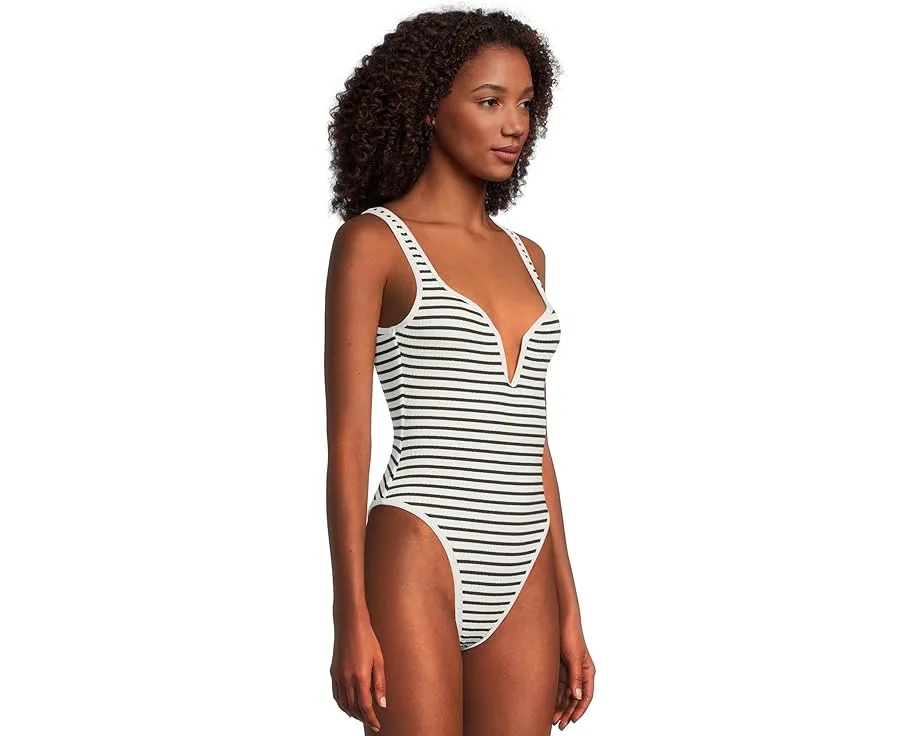 Цельный купальник Coco One-Piece Classic от L*Space с V-образным вырезом