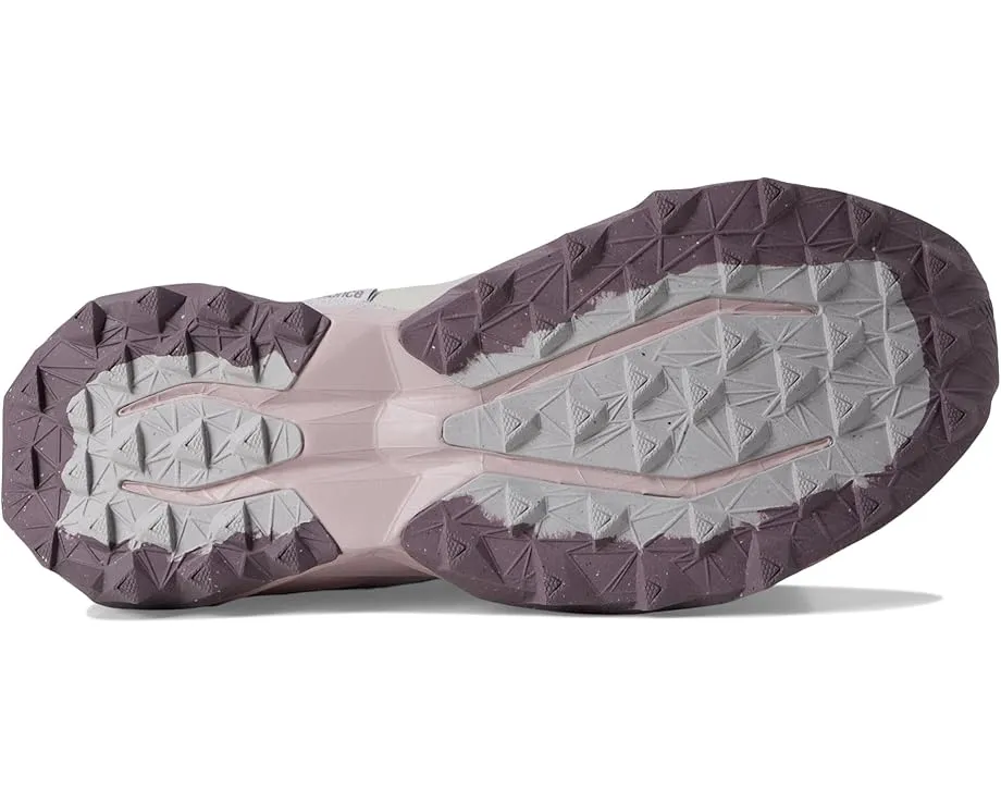 Кроссовки New Balance Tektrel с цветными блоками и петлями для удобства