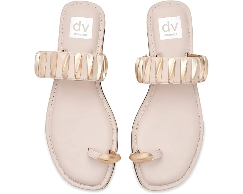 Сандалии Jayson DV by Dolce Vita на плоском ходу