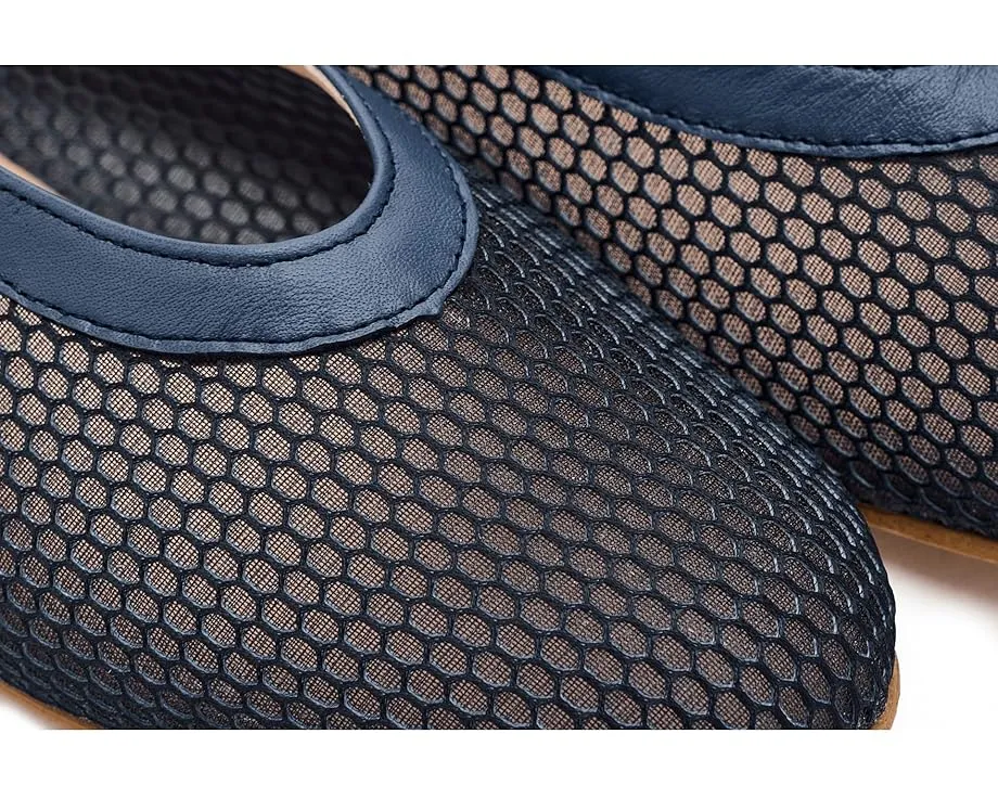 Балетки Renee из сетки с V-образным вырезом от French Sole