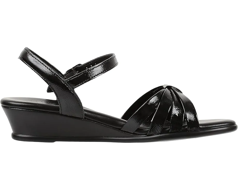 Босоножки SAS Strippy Wedge на танкетке с регулируемой пряжкой