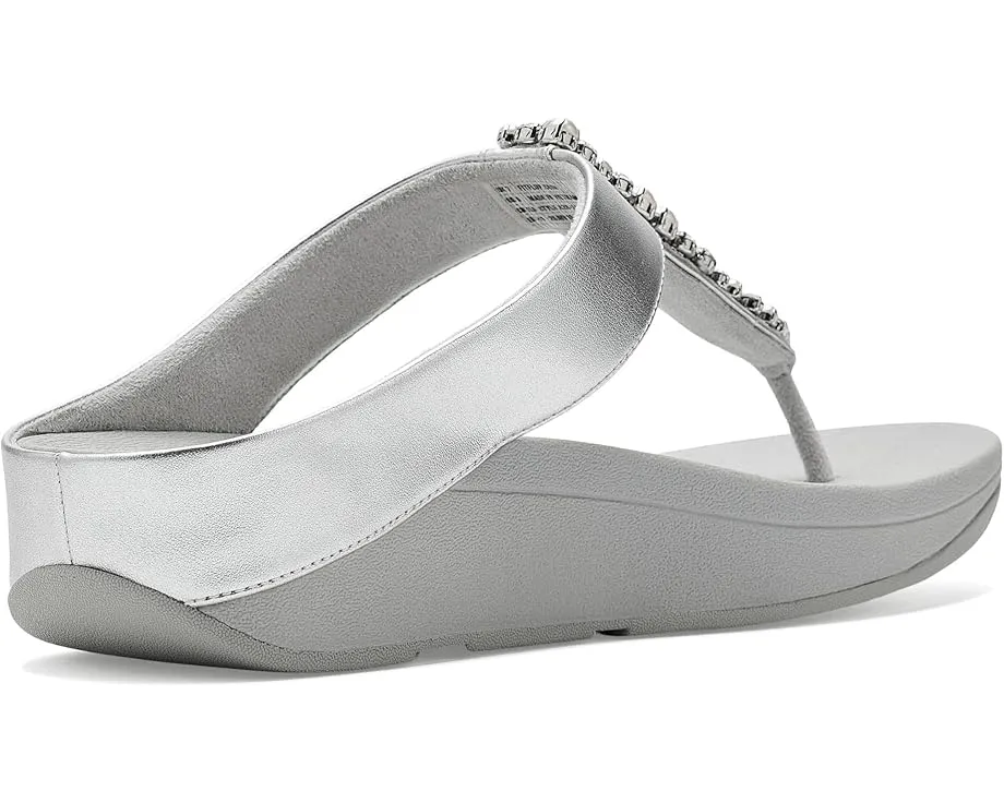 Сандалии FitFlop Fino с ремешком между пальцев и декором из жемчуга и кристаллов