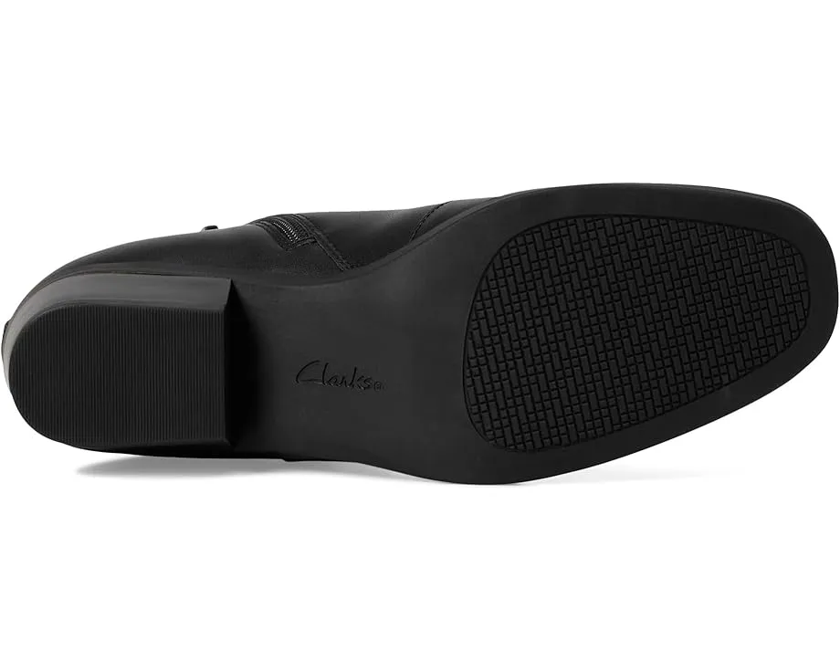 Ботинки Clarks Danyelle Skip с удобной стелькой и тягом на пятке