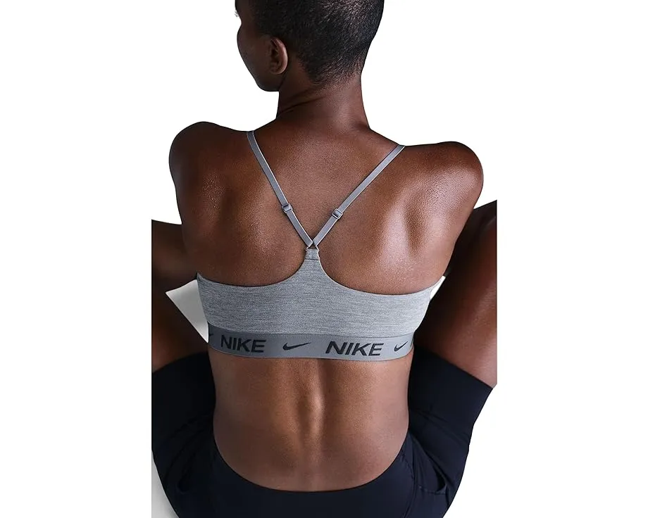 Спортивный бюстгальтер Nike Dri-FIT Indy с легкой поддержкой и регулируемыми бретелями