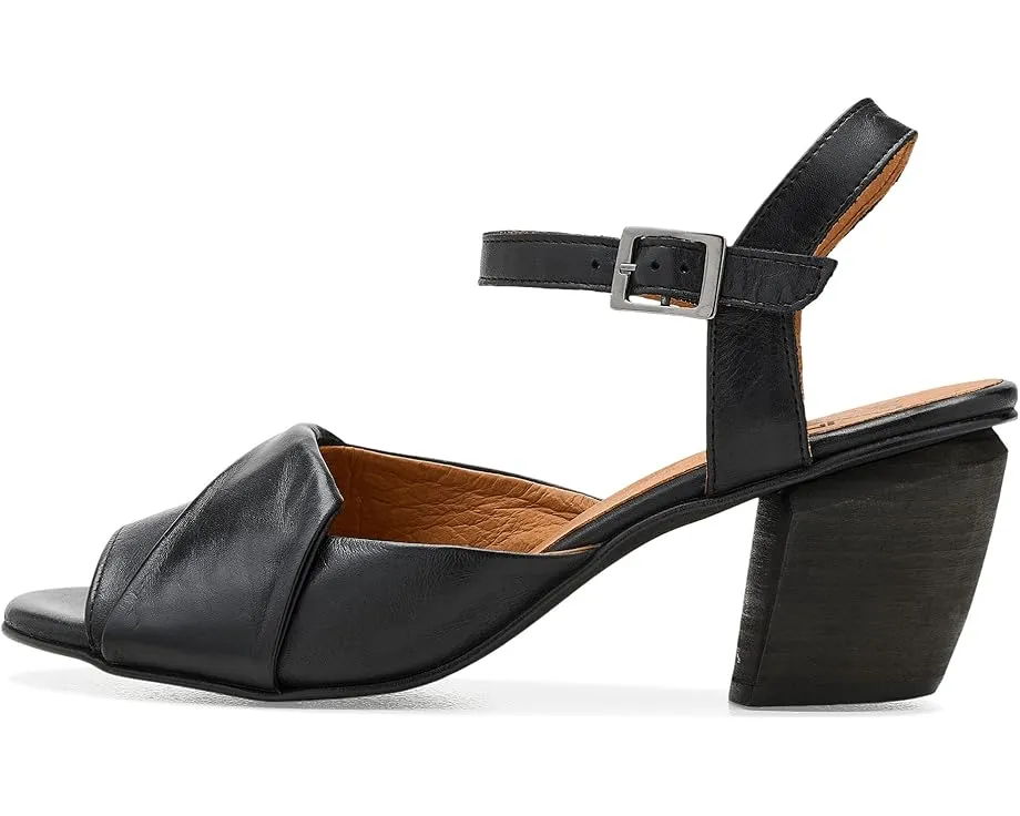 Босоножки Attie на каблуке от Miz Mooz с миндалевидным мысом