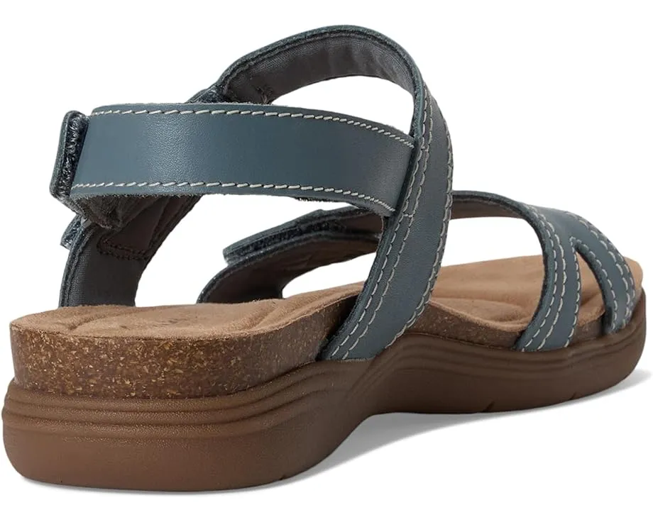 Кожаные сандалии Clarks April Clover на ремешке с пробковой стелькой