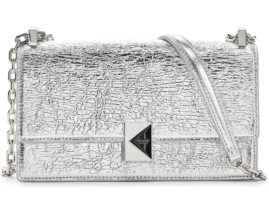 Мини-кроссбоди Kate Spade New York из мятой металлической кожи с цепочкой и клапаном