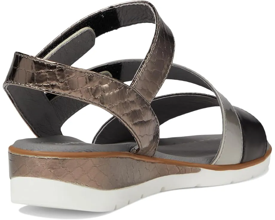 Сандалии Blues с текстурой крокодила и клином от David Tate