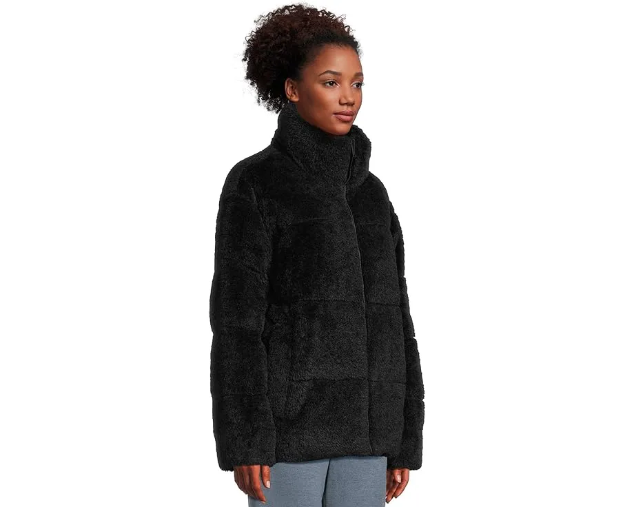 Пуховик UGG Emmalyn из плюша Uggfluff с капюшоном и синтетическим утеплителем