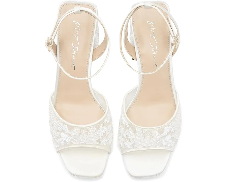 Сандалии Junie от Blue by Betsey Johnson с блестящим декором