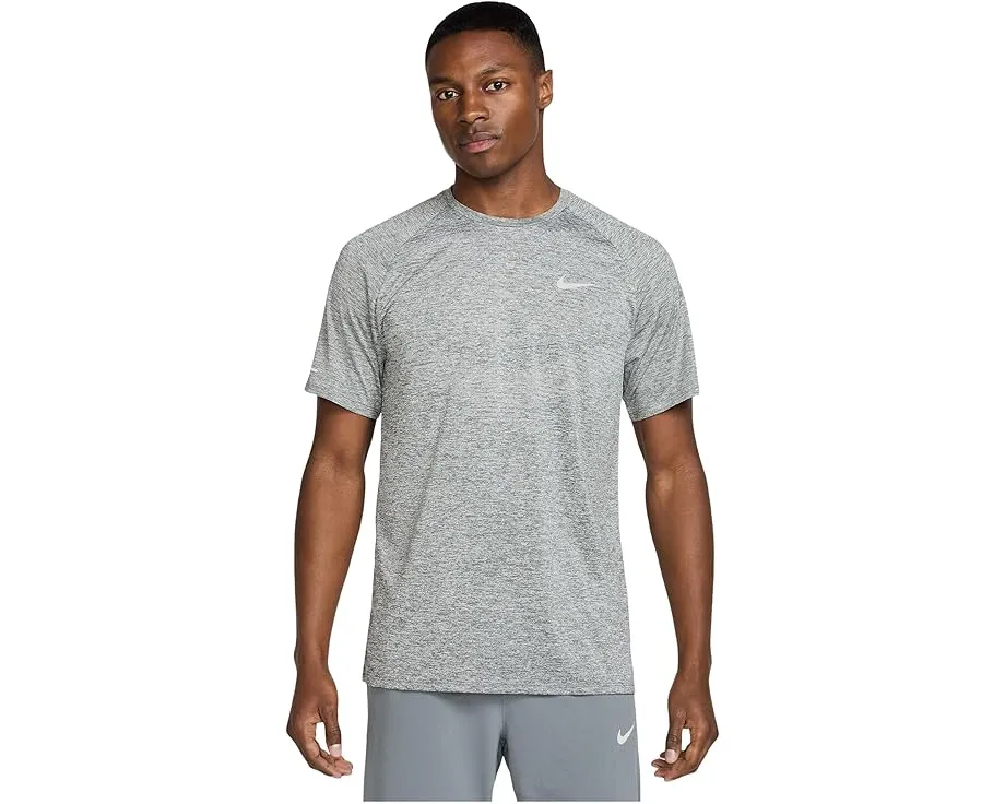 Беговой топ Nike Stride Dri-FIT Adv с коротким рукавом