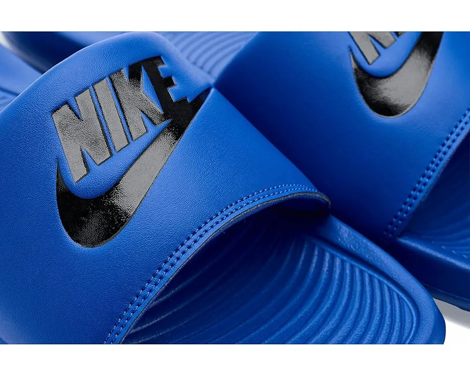 Сланцы Nike Victori One с мягкой пеной и контурным узором