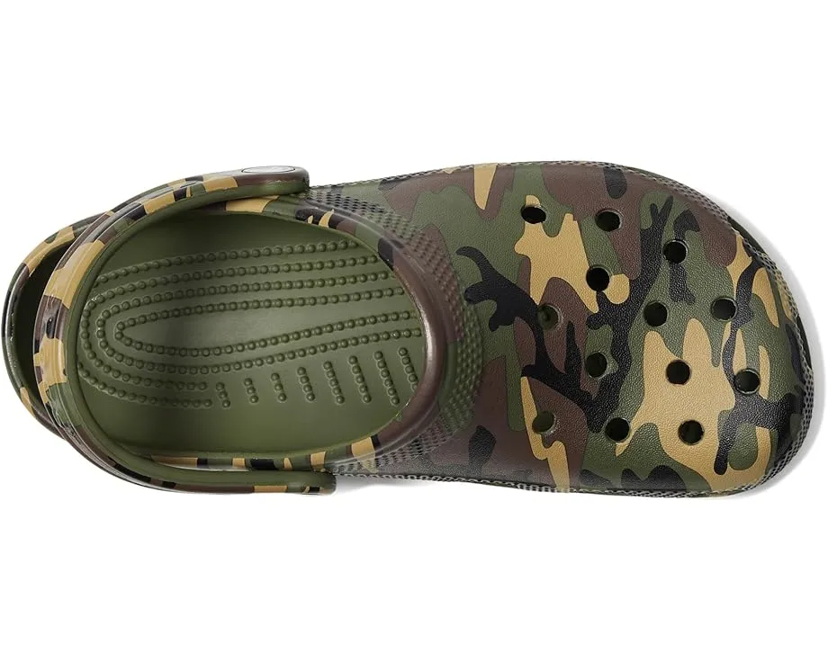 Детские кроксы Classic Camo Clogs с камуфляжным принтом и ремешком на пятке Crocs Kids