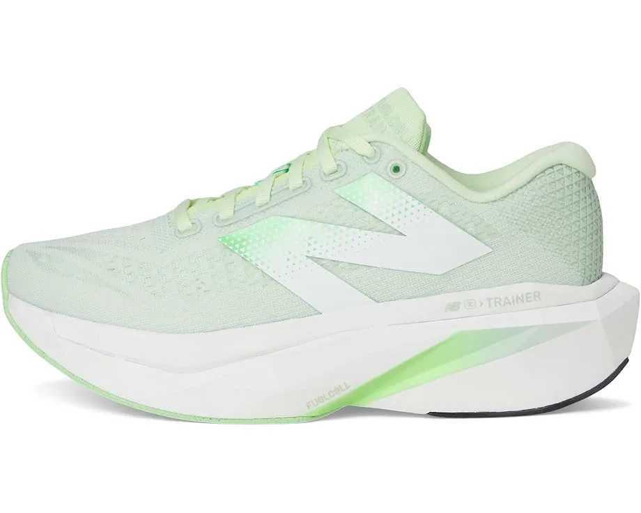 Беговые кроссовки New Balance FuelCell SuperComp Trainer v3 с карбоновой пластиной