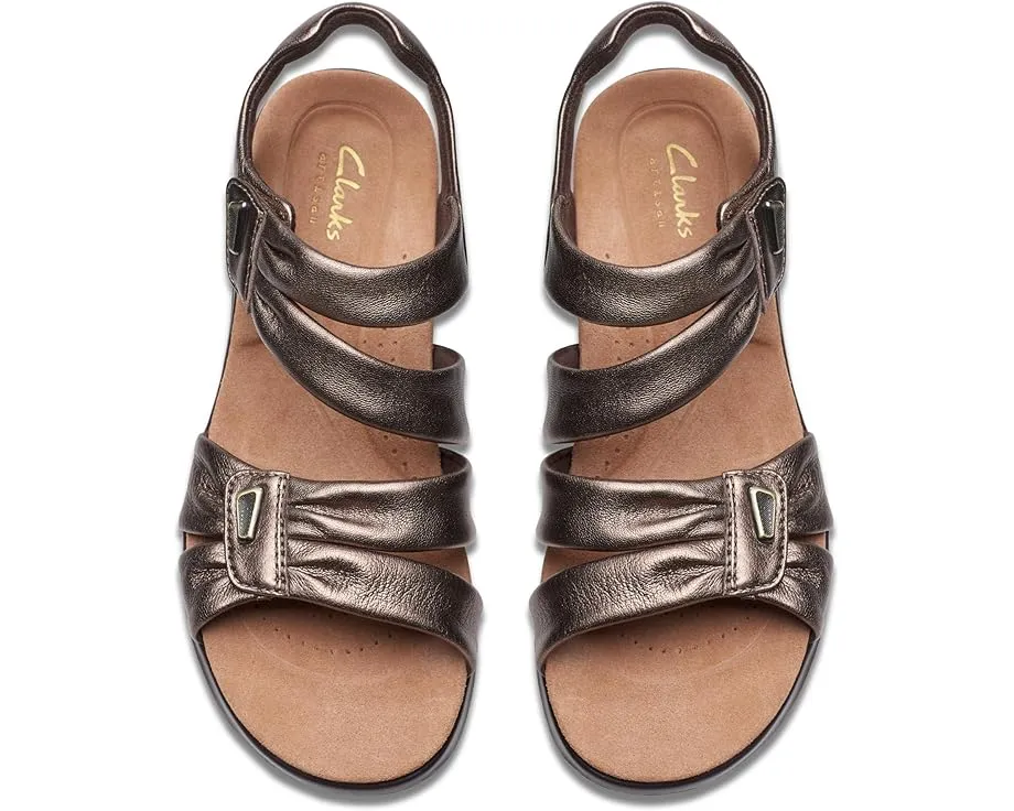 Сандалии Clarks Kitly Ave с ремешком на липучке и контурной стелькой