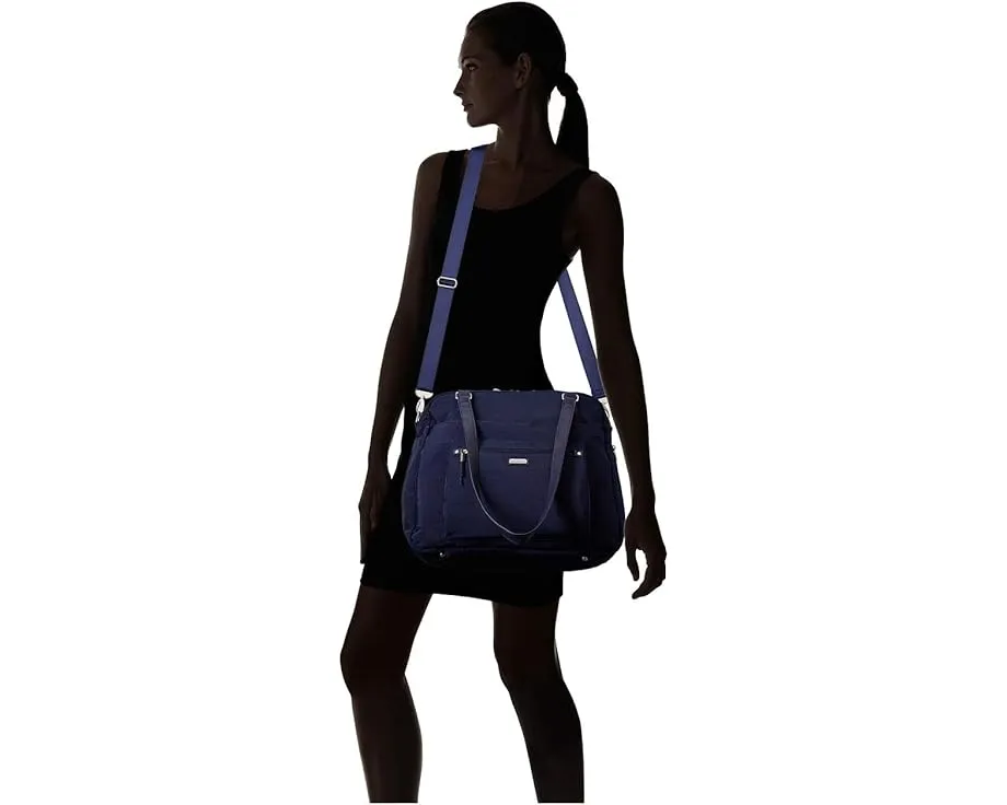 Baggallini расширяемая сумка-тоут для ноутбука с наручным чехлом для телефона RFID