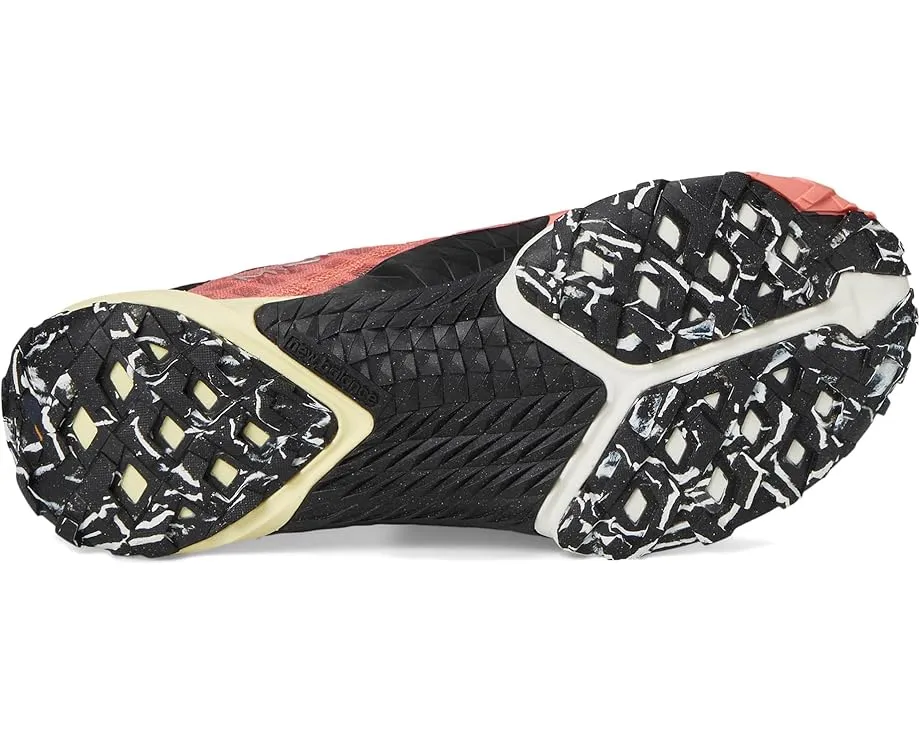 Трейловые кроссовки New Balance Minimus Trail v1 с технологией FuelCell и подошвой AT Tread